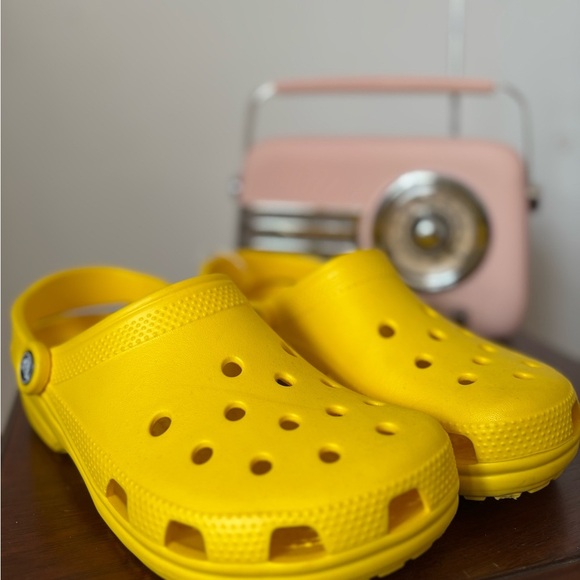 Crocs—yellow - Picture 2 of 5